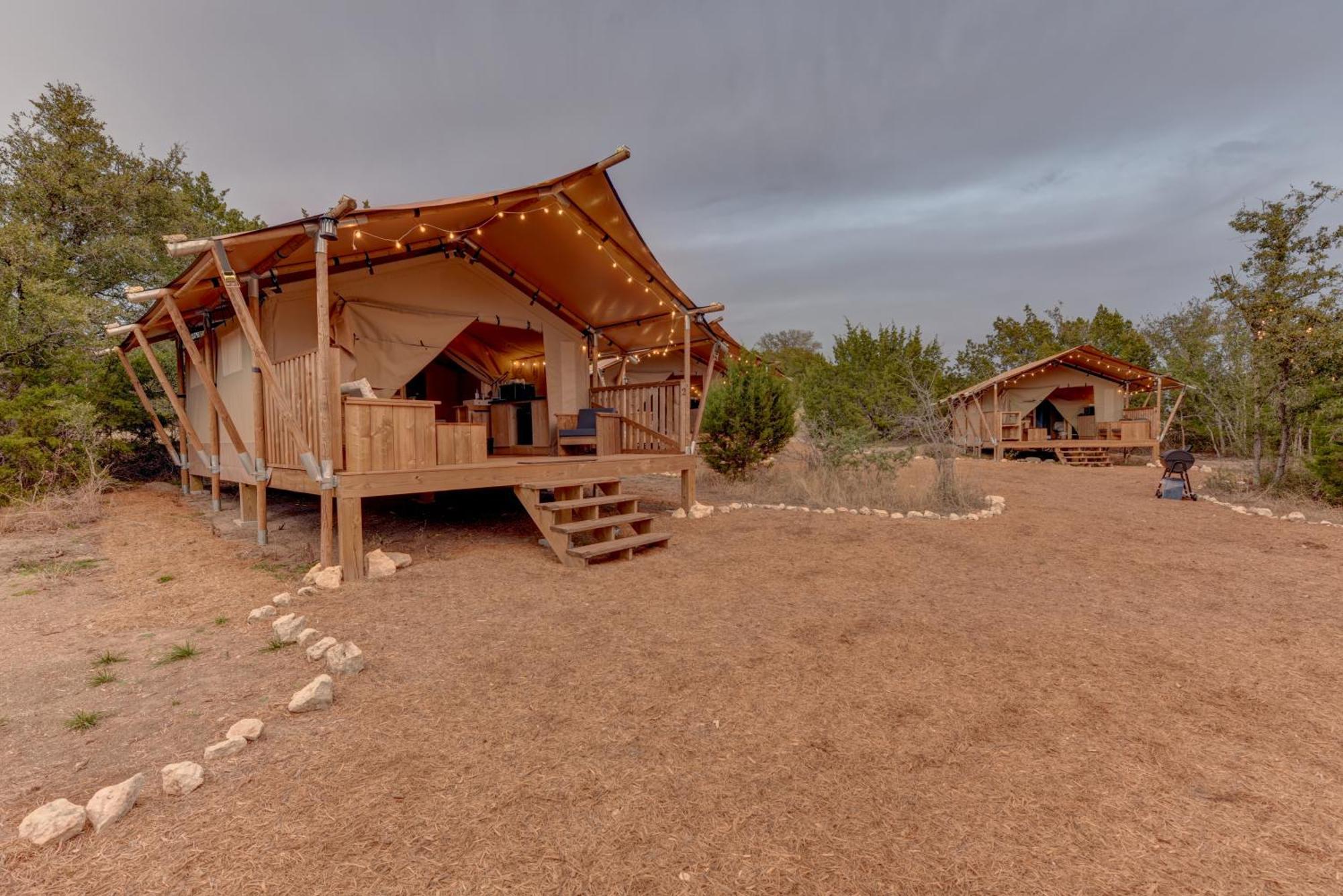 12 Fires Luxury Glamping With Heating #2 Hotel Johnson City Exterior photo