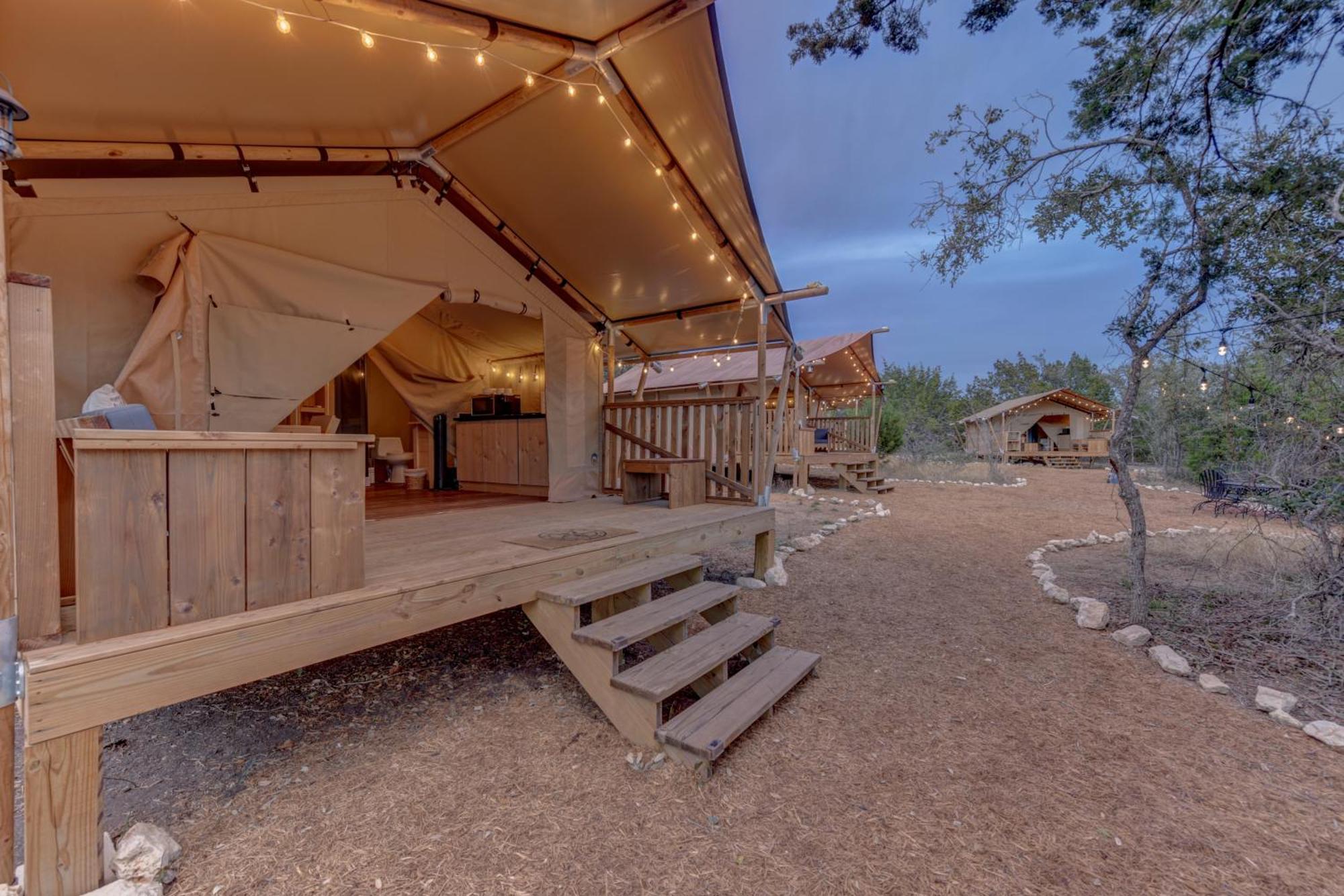 12 Fires Luxury Glamping With Heating #2 Hotel Johnson City Exterior photo