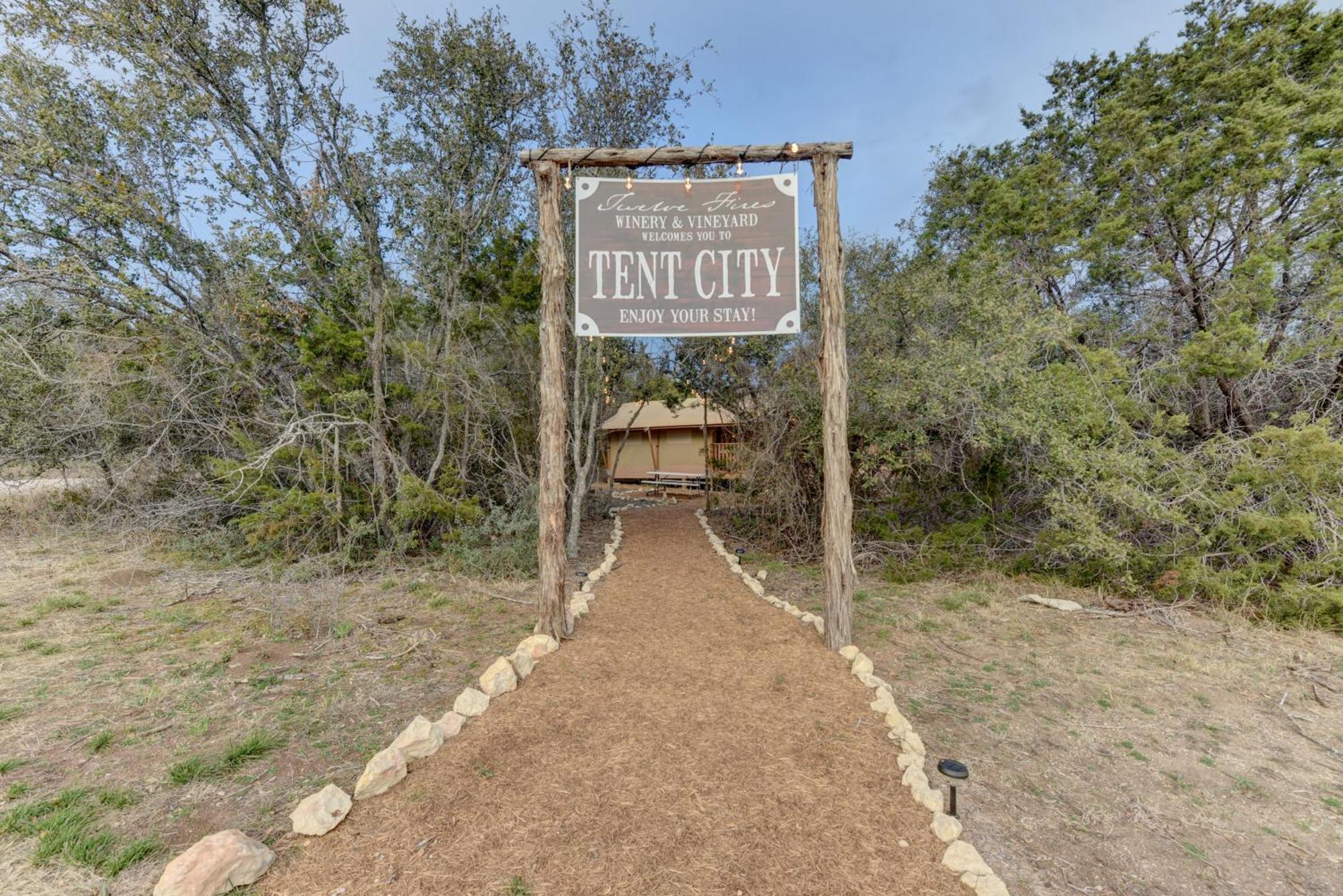 12 Fires Luxury Glamping With Heating #2 Hotel Johnson City Exterior photo